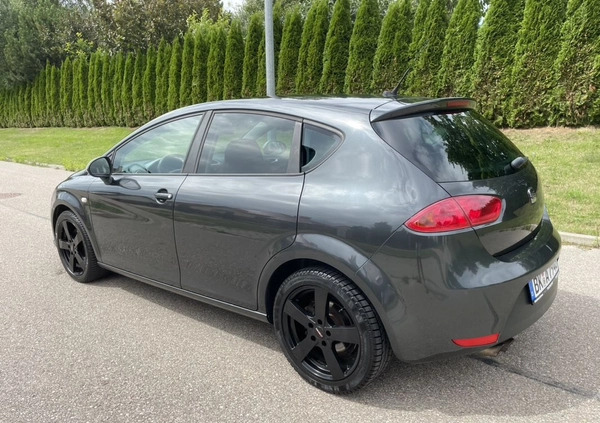 Seat Leon cena 30900 przebieg: 187418, rok produkcji 2011 z Nidzica małe 781